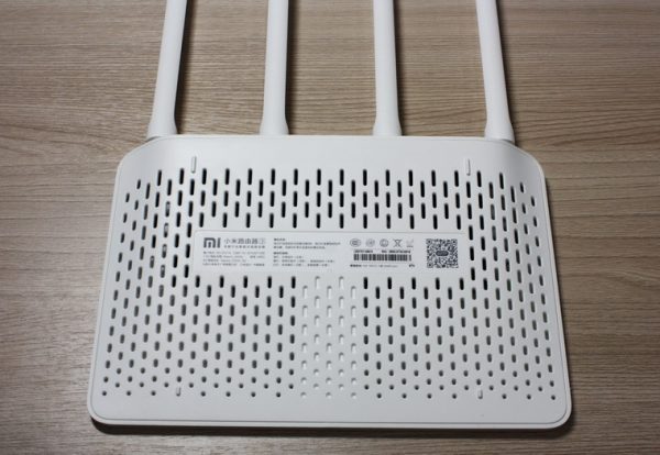 Вентиляционная сторона Xiaomi Router 3