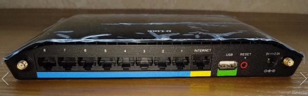 Вид роутера DIR-632 сзади