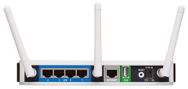 Вид роутера DIR-655 сзади