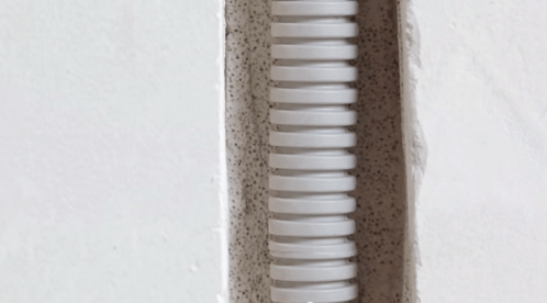 Гофрошланг в штробе