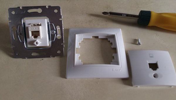 Интернет-розетка LEZARD