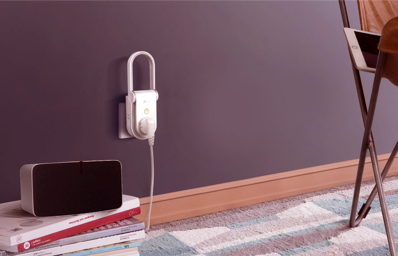 Репитер TP-LINK RE270K с встроенной «умной» розеткой
