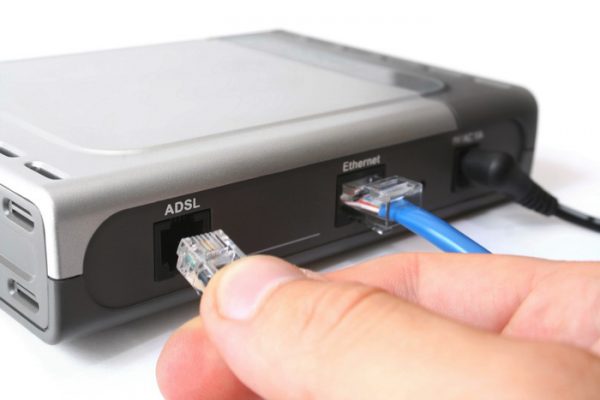 Прдключение телефонного кабеля к порту ADSL на роутере