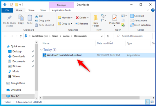 Дважды щелкните файл Windows11InstallationAssistant.exe.