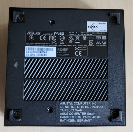 Переверните свой мини-ПК, чтобы найти серийный номер