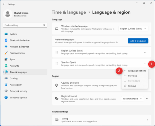 Нажмите на три точки и выберите «Параметры языка».
