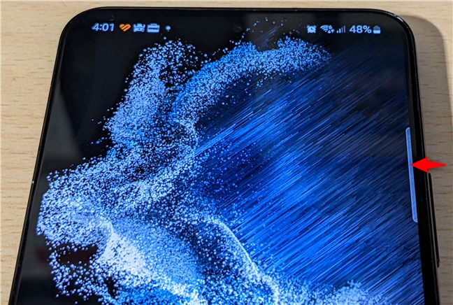 Проведите пальцем по прозрачной панели