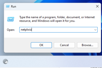 Введите netplwiz и нажмите или коснитесь ОК.