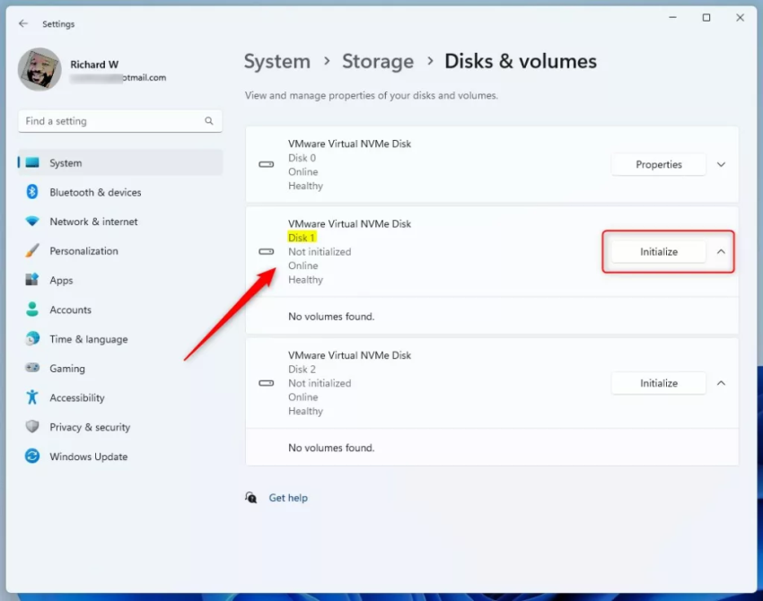 Windows инициализирует панель дисков