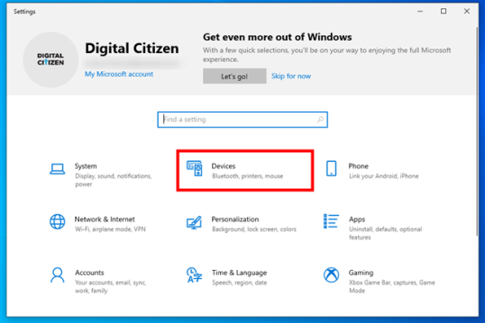 В настройках Windows 10 перейдите в раздел «Устройства».