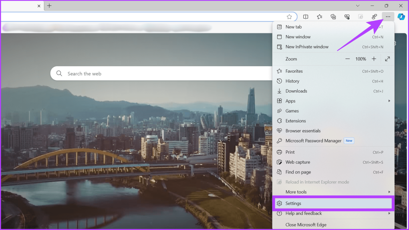 Нажмите на значок трех точек и перейдите в «Настройки».