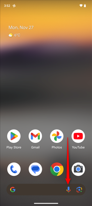 Коснитесь значка микрофона, чтобы открыть Google Assistant.