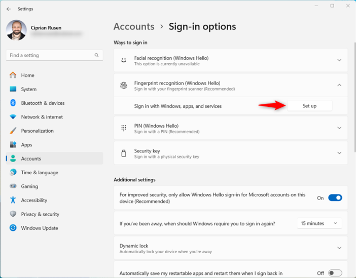Нажмите или коснитесь «Настроить».