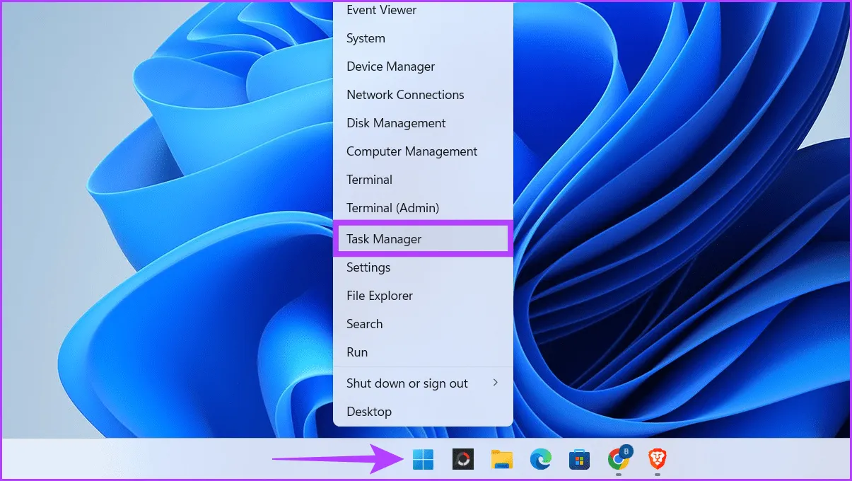 Щелкните правой кнопкой мыши значок Windows и выберите «Диспетчер задач».