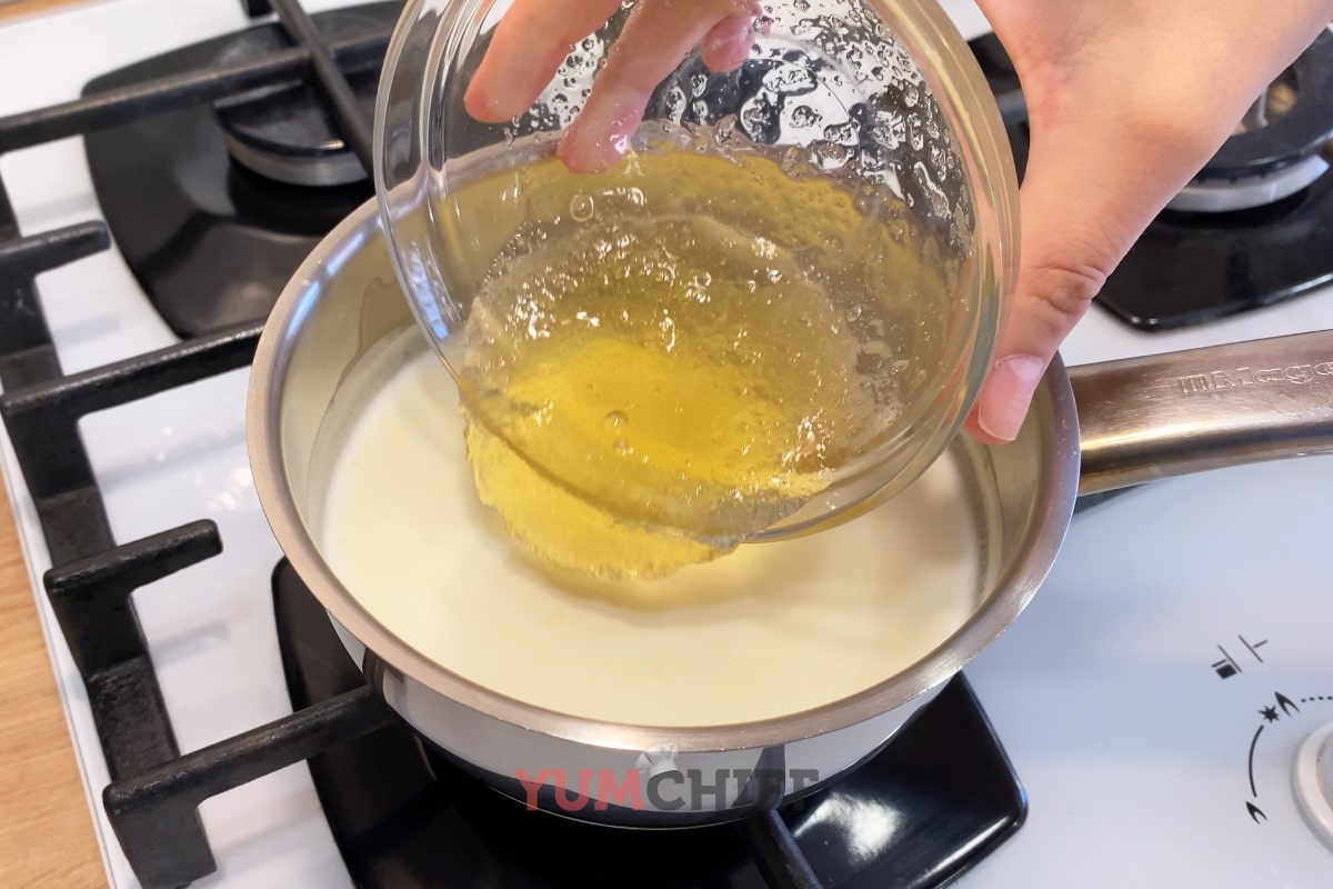 Приготовление шоколадно-ванильной панна-котты: шаг 3.