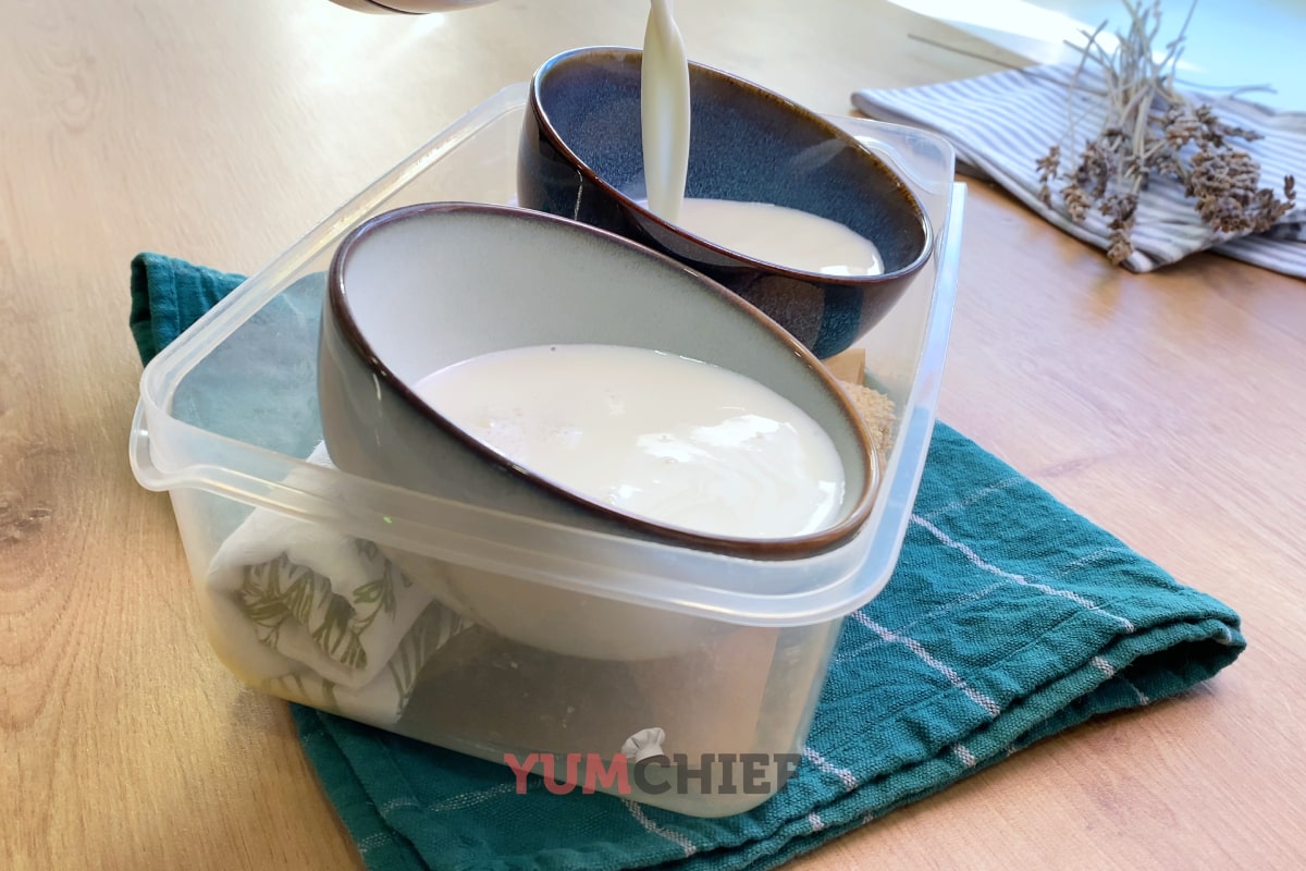 Приготовление шоколадно-ванильной панна-котты: шаг 4.