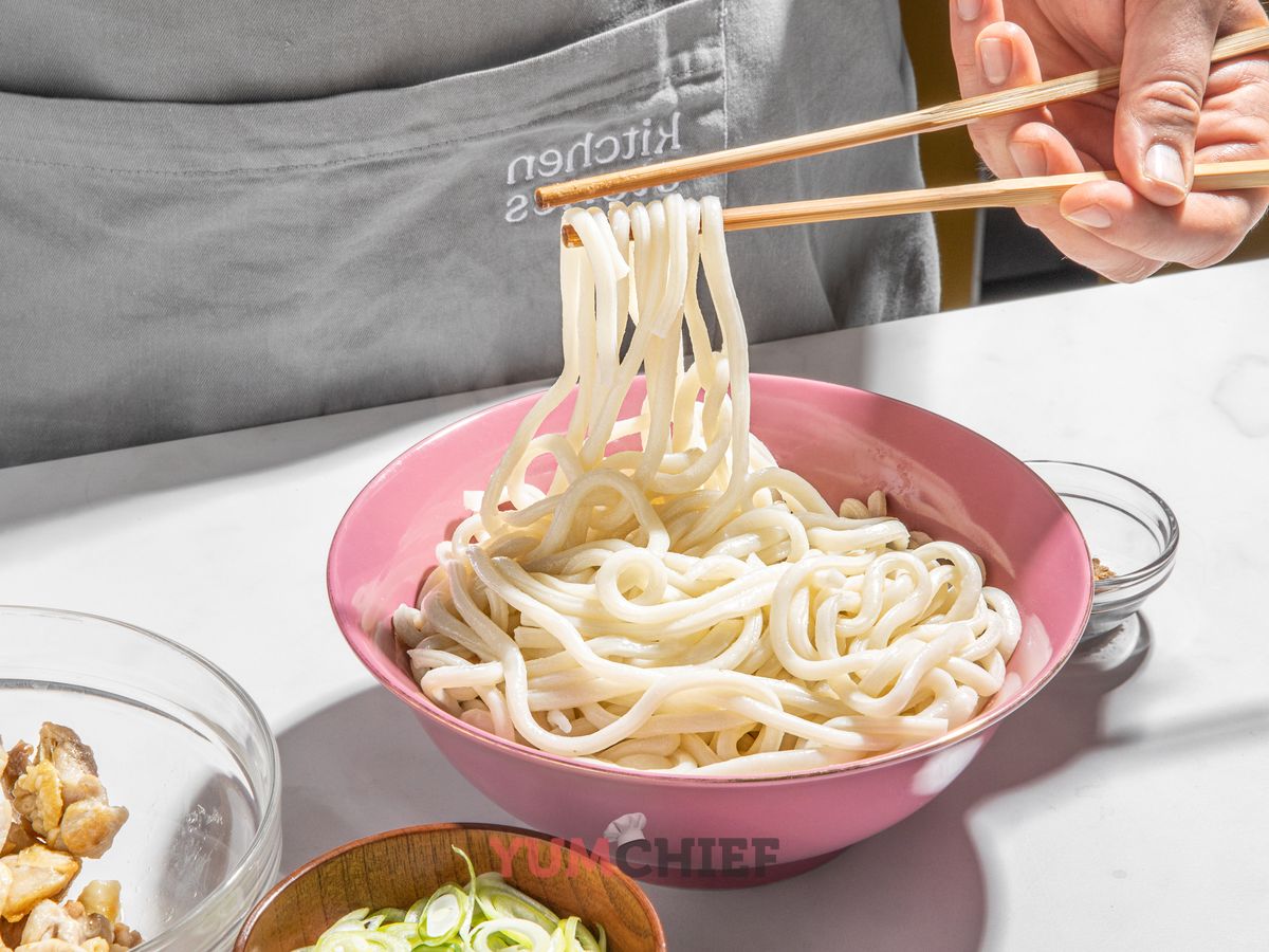 Простой куриный суп удон: фото 4 шага в рецепте