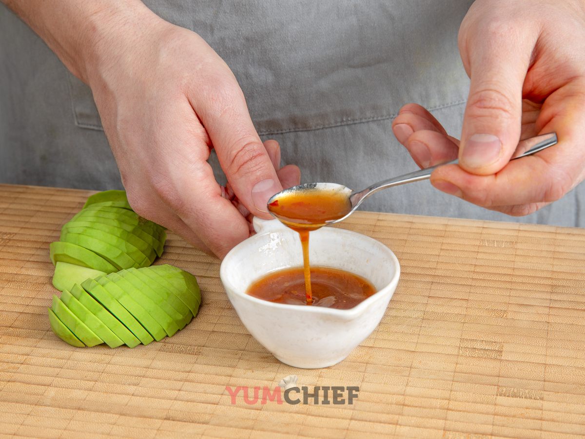 Салат из радужной стеклянной лапши с тофу и салатом из красной капусты: фото 3 шага в рецепте