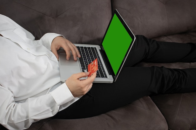 Как подключить проектор к ноутбуку windows 10